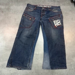 Ecko Jeans - Crazy ecko unltd jeanzz😟😟🤤selling för kmr nt t användning😞💪he lookin for a new owner frfr👹🙏pris går diskuteras💯✅