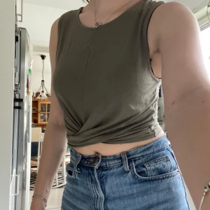 Topp - Söt topp från H&M. I bra skick.