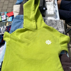 Hoodie - En jätte bra lång och varm hoodie till sommaren 