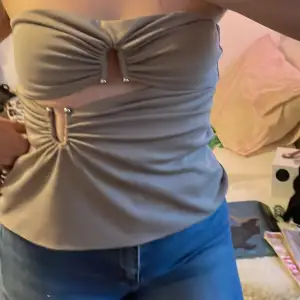 Cool bandeau topp från zara, helt oanvänd endast testad. 