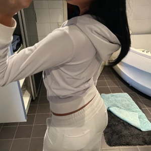 Juicy  - Vit juicy kofta