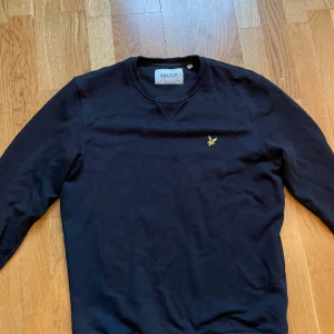Lyle and scott sweatshirt  - Storlek M Nästan aldrig använd