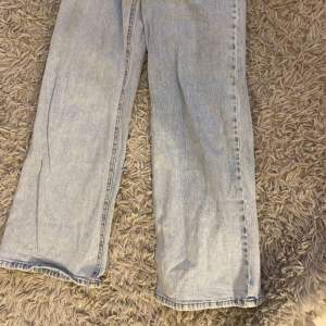 Jeans från Lindex. Fint skick & knappt använda. Säljer på grund av för liten storlek.