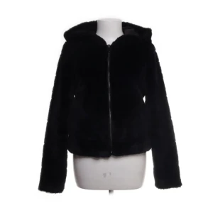 Only jacka - Super fin jacka ifrån only, köpt på Sellpy med tyckte den var lite liten🤍 