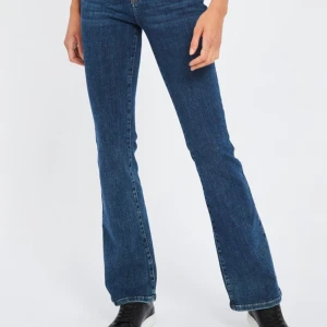 Bootcut jeans - Vita bootcut jeans från Five Units. Använda en gång.