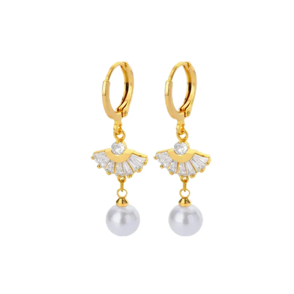Material: Stainless Steel. Elegance is redefined with these Petal Pearl Earrings, featuring a radiant zirconia petal design atop gold-plated hoops, finished with a pristine natural pearl. . Accessoarer.