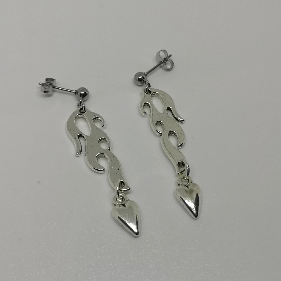 Örhängen ~ flaming heart ~ - 90