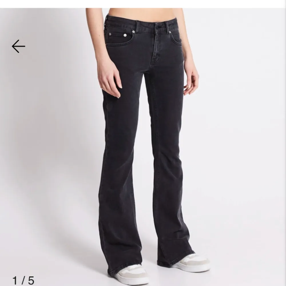 Svarta jeans från lager 157!! Aldrig använda prislappen kvar💗🥰🥰. Jeans & Byxor.