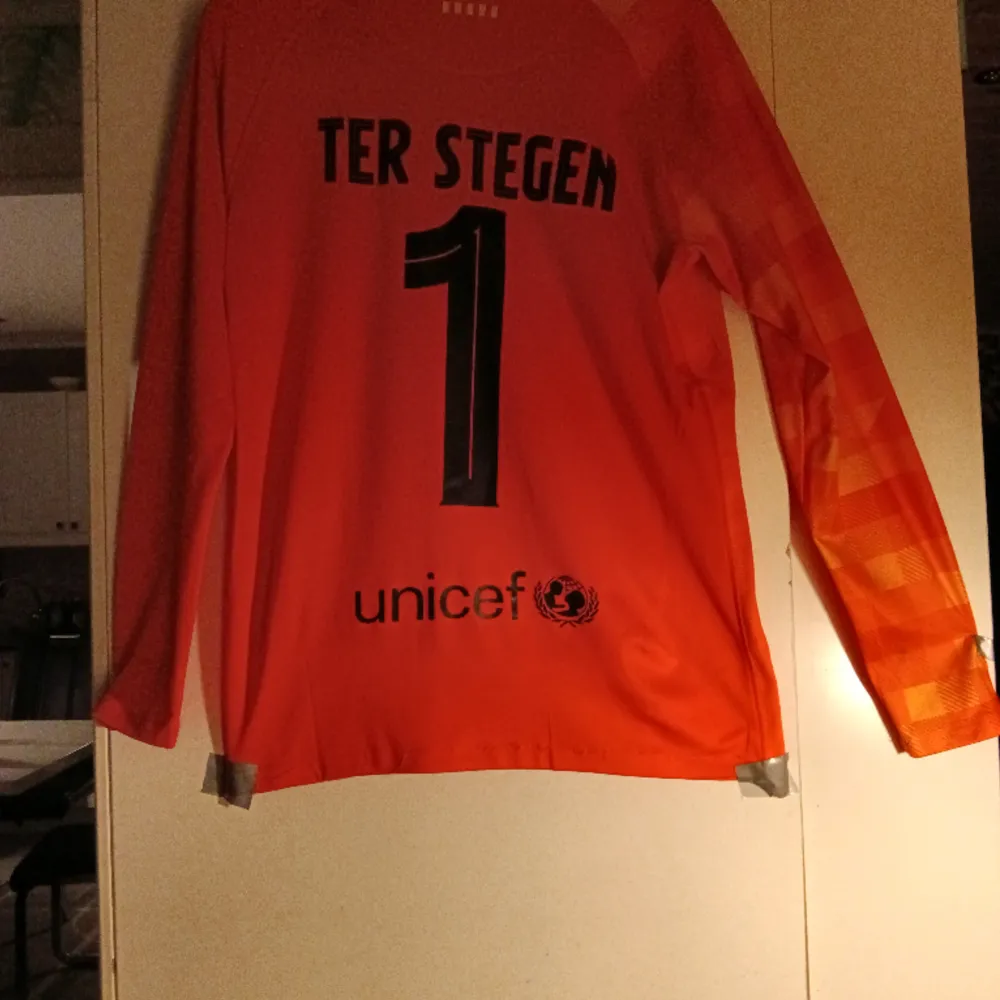 Ter stegen ställ från 21/22 säsongen Några stygn öppna annars fin . Hoodies.