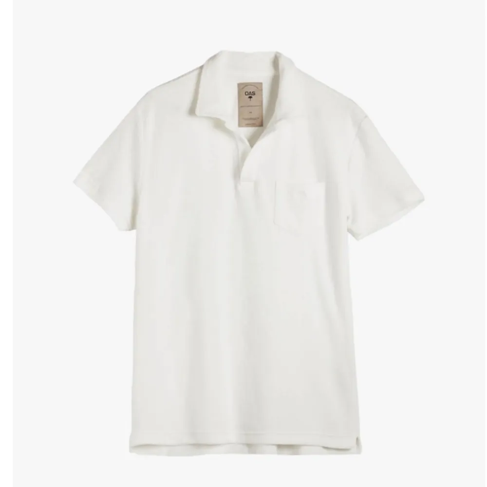 Tja, säljer denna feta OAS t-shirt. Var för liten för mig. Vill bara bli av med den så säljer billigt, nypris 1000 kr. . T-shirts.