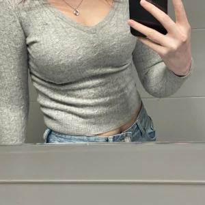 Gant tröja - ”Stickad” gant tröja i superfint skick