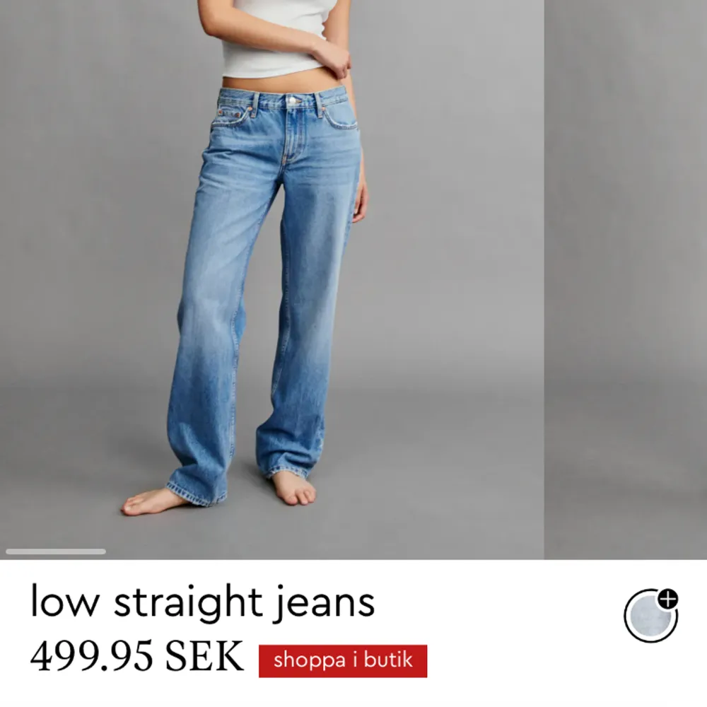 säljer ”low straight jeans” från gina tricot storlek 36. inga defekter eller fläckar. nypris: 499kr ❤️. Jag är 170cm❤️. Jeans & Byxor.