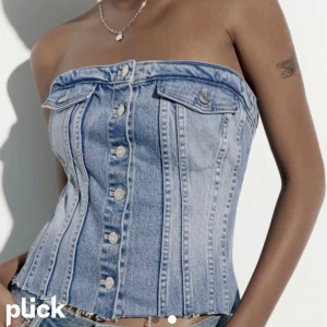 Jeanskorsett Zara - Säljer denna skitsnygga Jeanskorsett i från Zara i stl M, endast använd 1 gång så den är i nyskick💞🩷💗💕