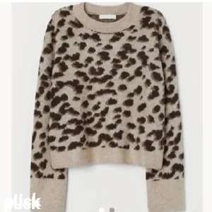 Leopard tröja  - Säljer denna jätte fina stickade tröjan då den inte kommer till användning!