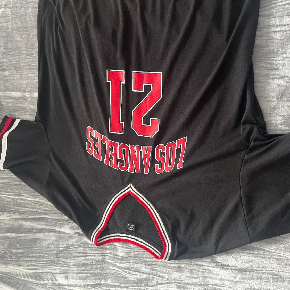 Svart tröja med graf  - 90