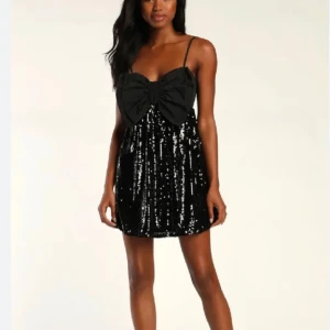 Rosett klänning - glitter klänning med rosett från zara💖💖💖pris kan diskuteras!!