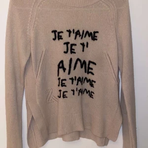 Zadig Voltaire tröja - Beige Zadig tröja, jättebra skick, skriv privat för fler bilder😇