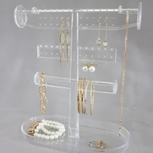 Smyckeshållare genomskinlig  - Passar att hänga alla sina smycken på som halsband, armband, örhängen m.m som får plats på botten av hållaren! Fint skick!
