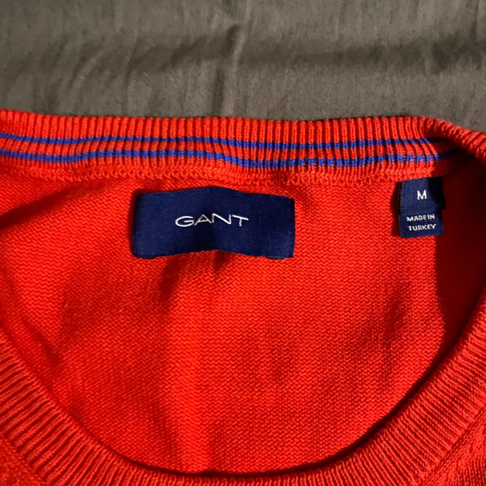 Säljer en Gant tröja som har använts sällan. Storlek M kan passa som S också.. Tröjor & Koftor.