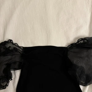 Topp - En söt topp till sommaren. Bra skick, aldrig använt. 