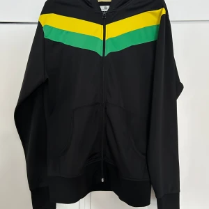 Vintage Tröja - En gammal tröja med huva från när pappa är liten! Snygg men kommer aldrig till användning