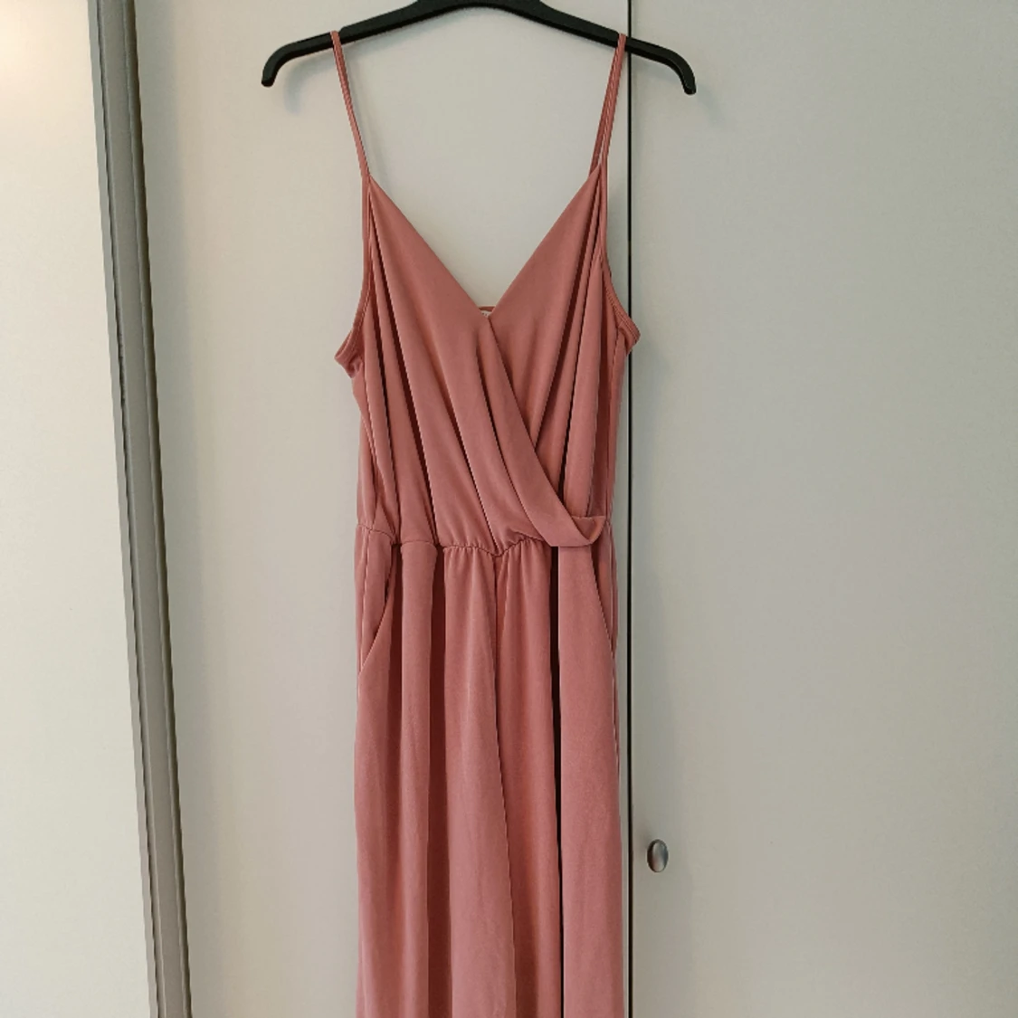 Monki jumpsuit med fickor 