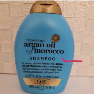 Ogx renewing + argan oil of morocco schampo. Ungefär hälften kvar. Luktar supergott och har inga sulfater i! Nypriset var 99kr. 