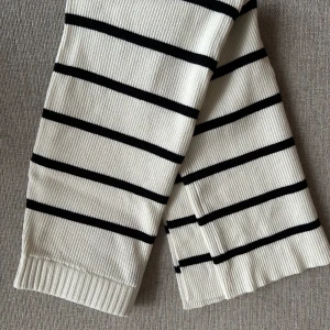 lång stickad kjol xxs - jätte fin stickad randig lång kjol köpt HM  storlek xxs fint skick 