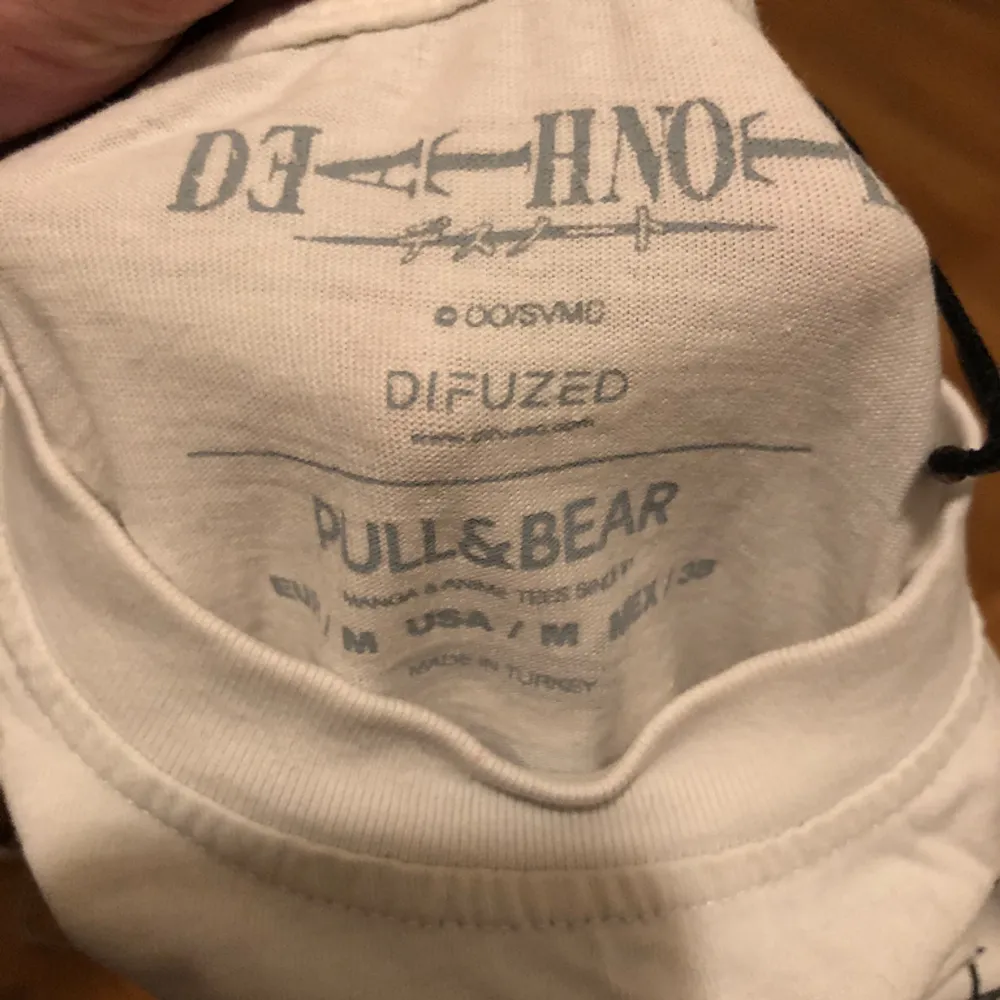 death note tshirt från pull&bear. knappt använd. . T-shirts.