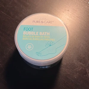 Fotbadbomber - 6 st fotbadbomber💗 De e inplastade och köpta på normal💗 Säljer för att jag inte har användning av de💗 har testat en innan det e därför det bara är en rosa (se bild tre)💗 funkar jätte bra 👍 