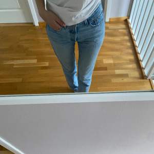 Bra skick, ljusblåa straight jeans🩵