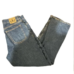 Blå baggy jeans - Säljer dessa schyssta baggy jeans i bra skick!
