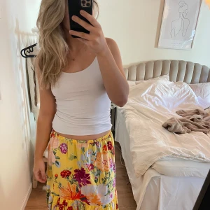 Långkjol  - Lång kjol från Hm i storlek S. Aldrig använd 