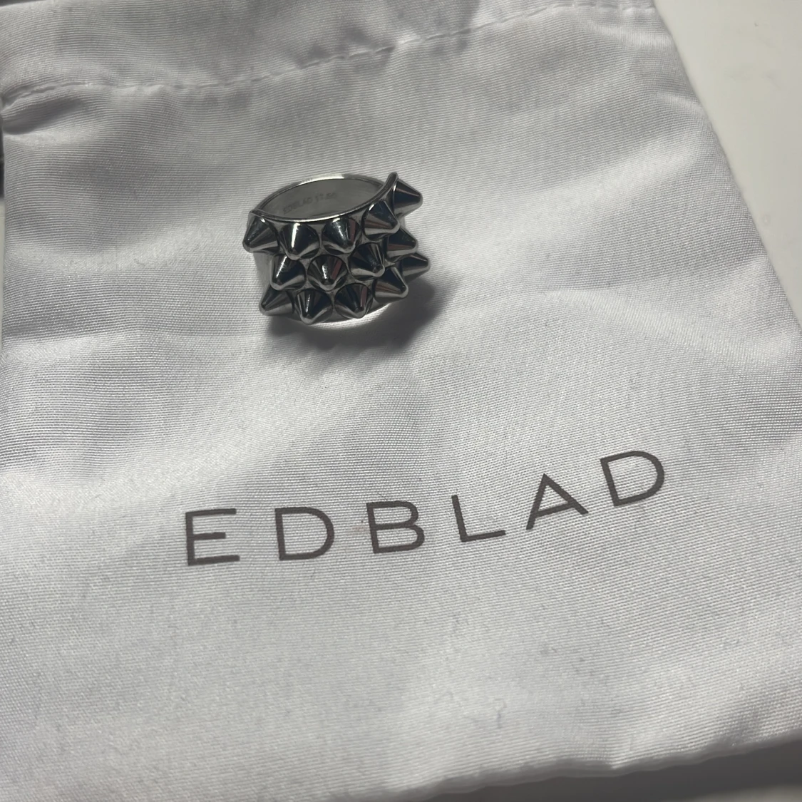 Edblad ring