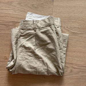 Beiga byxor  - Aldrig använda ❤️