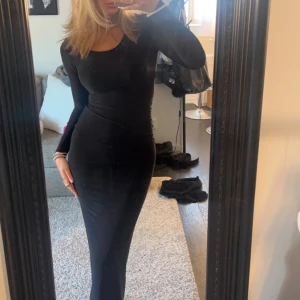 Långklänning - Superfin långklänning från boohoo