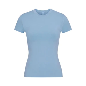 Skims tshirt - Skims liknande tshirt, sitter exakt som på första bilden. Jätteskönt tyg!🌸Nyskick!