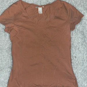 Rosa/beige T-shirt  - Skön T-shirt 