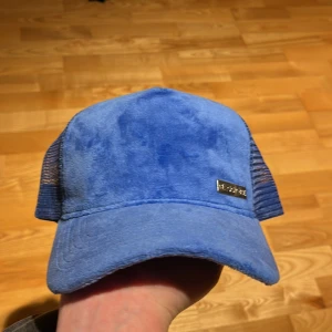 Maggiore keps - Maggiore keps  Skick 10/10  Pris kan förhandlas mycket 