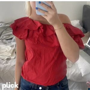 Röd volang topp - Assnygg röd volang topp❤️