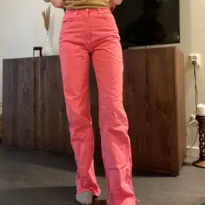 Superfina rosa jeans! Använda fåtal gånger 