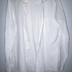 Linneskjorta - Linneskjorta från zara i storlek medium, använd fåtal gånger