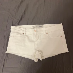 Vita jeans shorts  - Bra skick ❤️‍🔥 