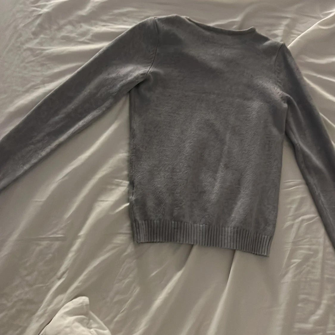 Grå stickad tröja - 90