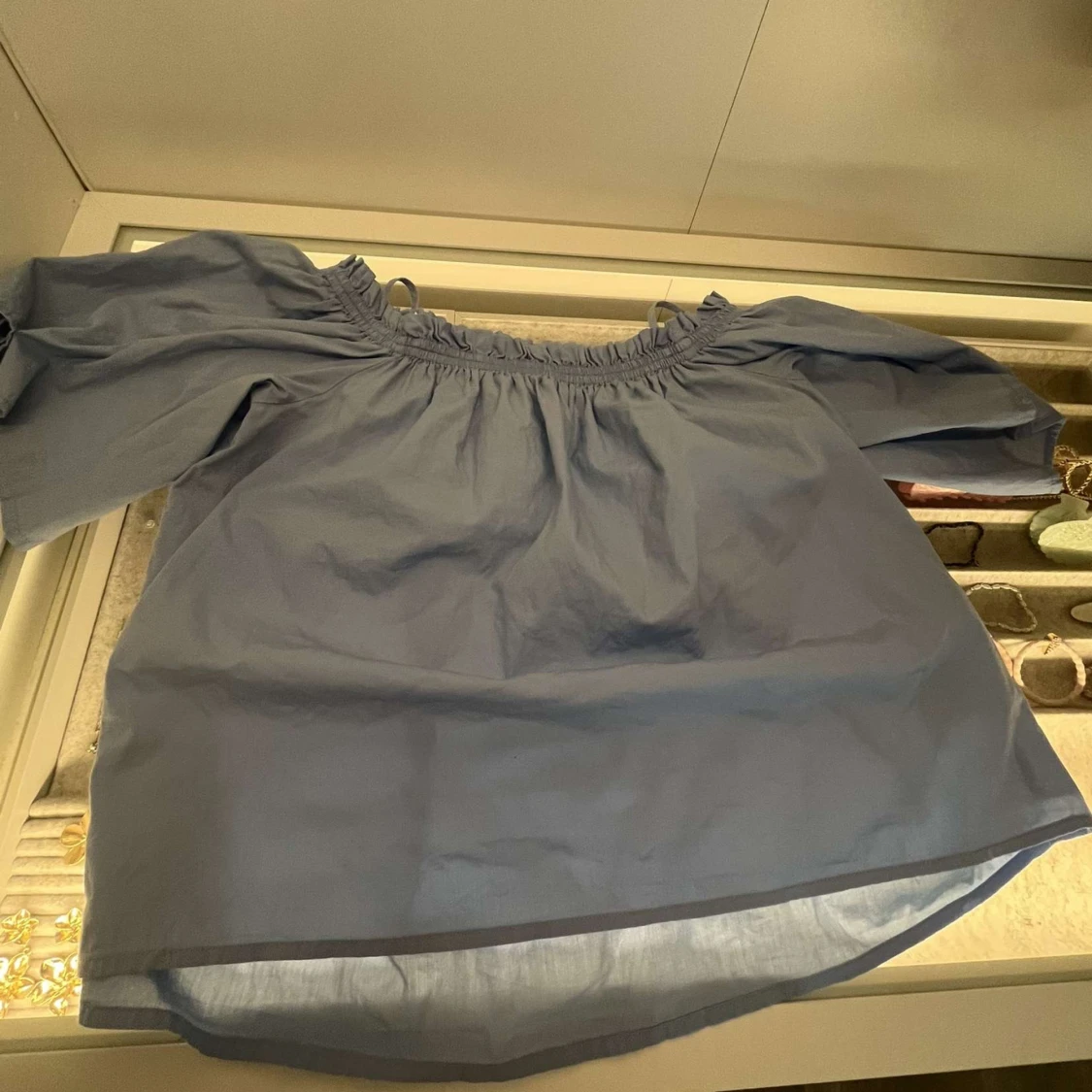 Blå off-shoulder top  - 90