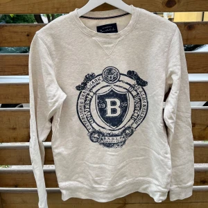 Bondelid Tröja - Bra skick Bondelid tröja i beige färg.   Postas samma dag eller dagen efter 🚀