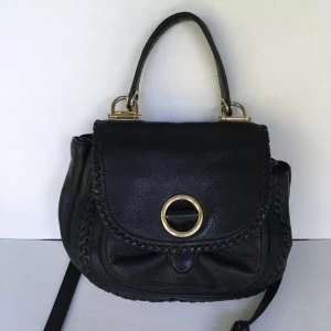 Michael Kors Isadore Medium sadel bag - H: 20cm x B: 24cm x D: 11cm.  Strap Drop: 55cm. 