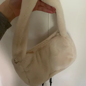 Teddyväska från new yorker - 🐻🧁🫐🍓