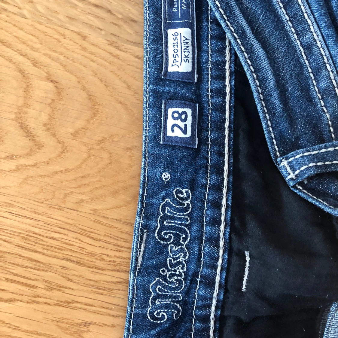 Blå jeans från Miss Me - 92