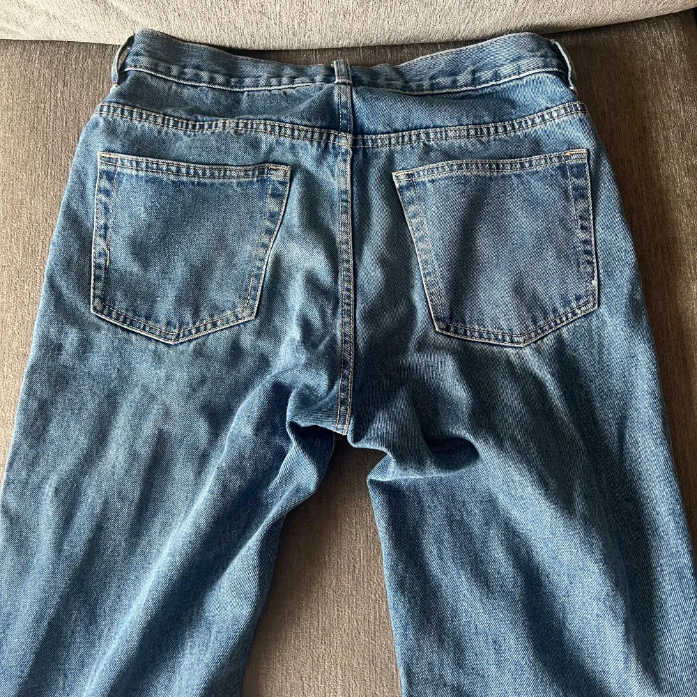 Studio total jeans i storlek 30/32. Inga defekter alls. Använda ett par gånger.. Farkut & Housut.